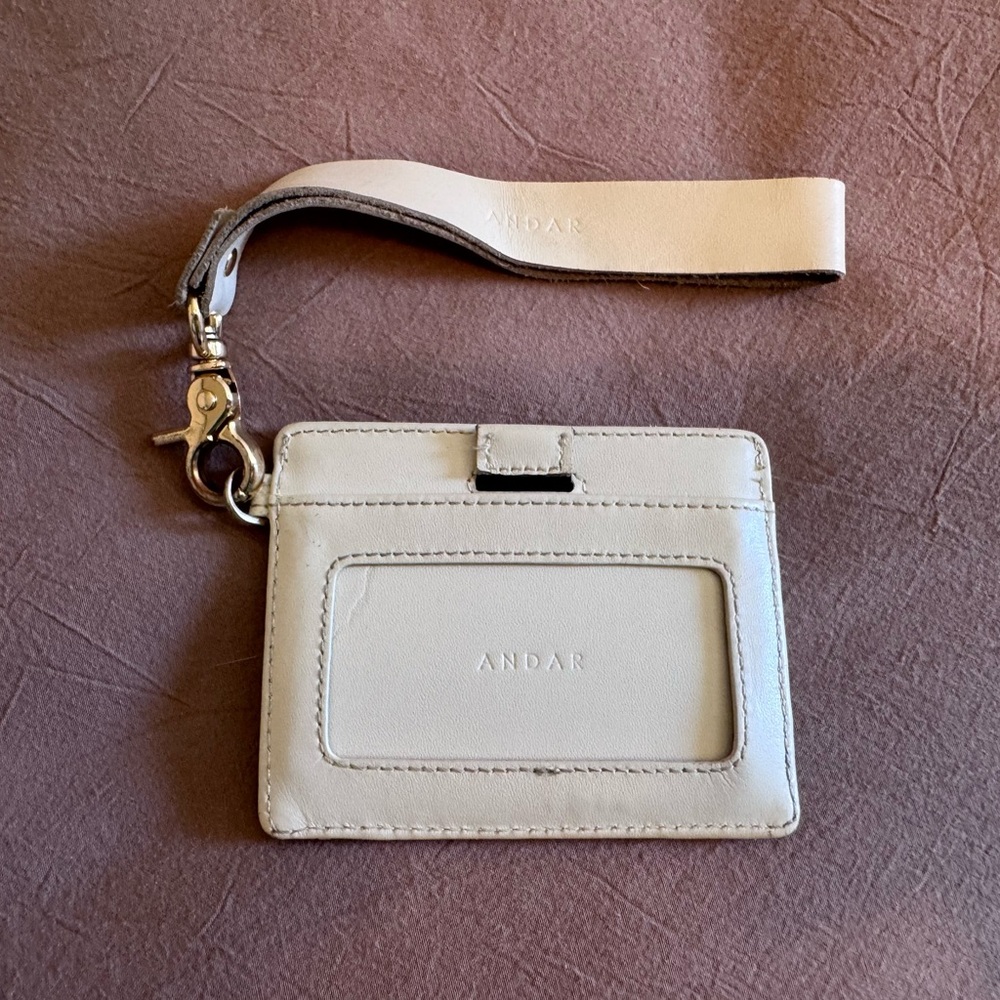 ANDAR Denner Leather Wristlet Card Holder in Cream
